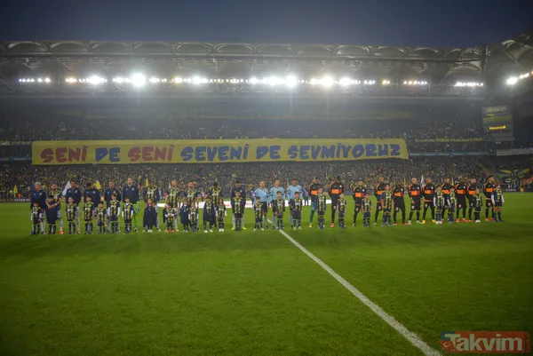 Fenerbahçe - Galatasaray derbisinde dikkat çeken kareler! O hareket damga vurdu... - 29