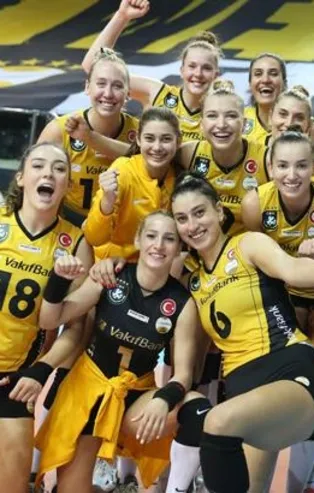 Vakıfbank Lodz önünde