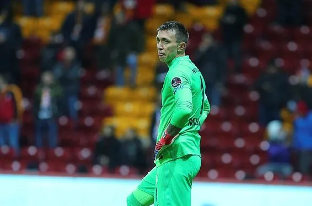Galatasaray'da flaş gelişme! Muslera'da yolcu