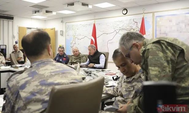 Milli Savunma Bakanı Akar harekat merkezinde