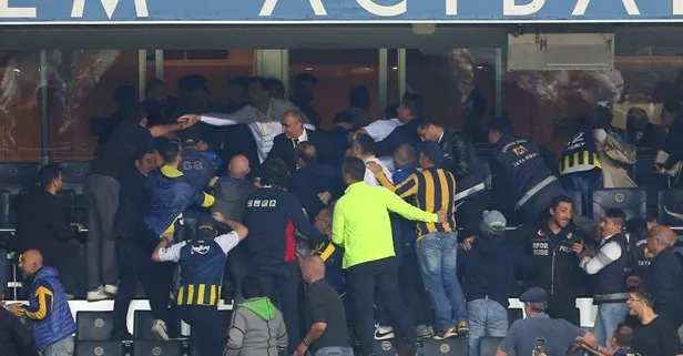 Kadıköy’de ’Ali Koç istifa’ diye bağıran taraftarlara saldırı!