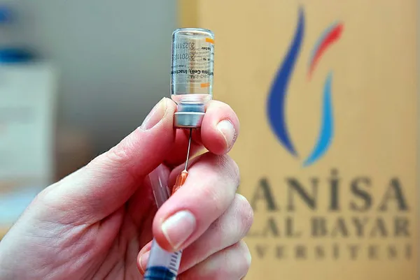 turkiyede-yapilan-arastirma-sinovac-asisinin-bagisikligi-yuzde-99-kuvvetlendirdigi-kanitlandi-1617651704389.jpg Türkiye'de yapılan araştırma... Sinovac aşısının bağışıklığı yüzde 99 kuvvetlendirdiği kanıtlandı-1