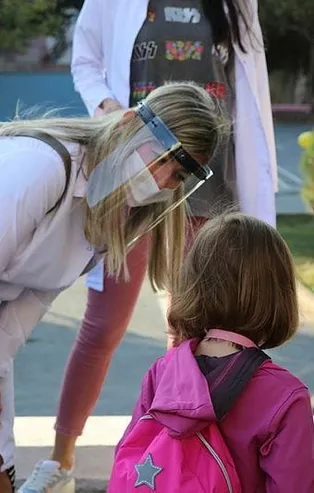 Son dakika: Yüz yüze eğitim anasınıfı ve ilkokul 1'inci sınıflarda başladı