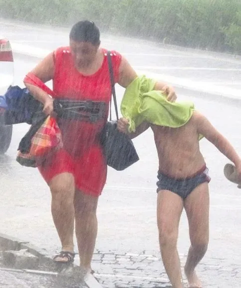 Mevsimler karıştı! Ege ve Akdeniz'de kuraklık yaşandı Marmara'da fırtına patladı-3