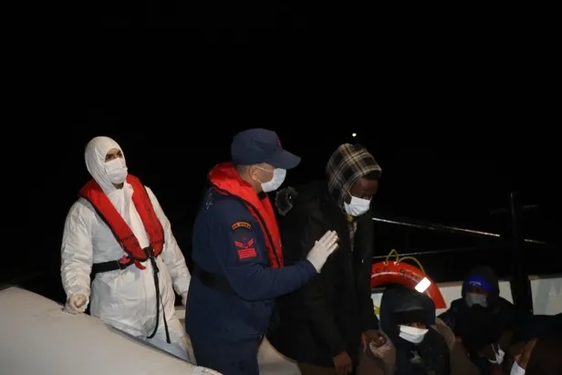 yunanistanin-turkiyeye-attigi-duzensiz-gocmen-gecisleri-iftiralarina-sert-yanit-1617398937575.jpeg Yunanistan'ın Türkiye'ye attığı 'düzensiz göçmen geçişleri' iftiralarına sert yanıt!-5