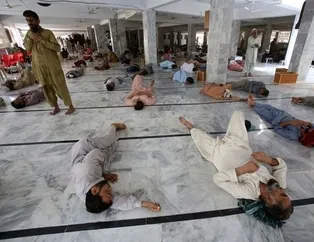Pakistan’da sıcak dalgası: 65 ölü