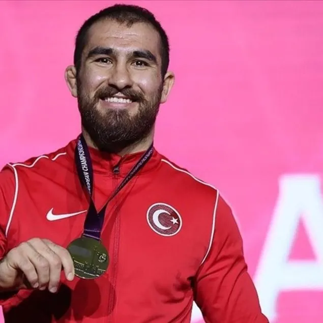 Bronz için güreşecek