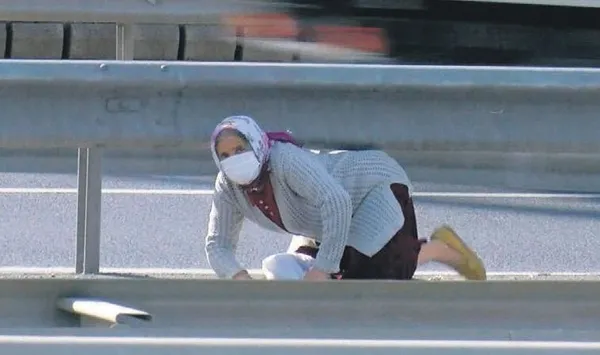 Hasdal’da çöken üst geçitin yerine yenisi yapıldı: Ancak geçit otobana iniyor-1