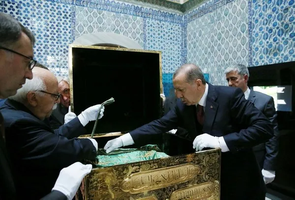 Cumhurbaşkanı Erdoğan, Hırka-i Saadet'i ziyaret etti-4
