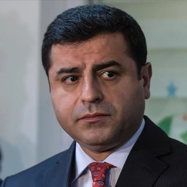 Terör tutuklusu Selahattin Demirtaş HDPye salladı muhalefete sokak çağrısı yaptı: Partileri Meclisi bırakın!