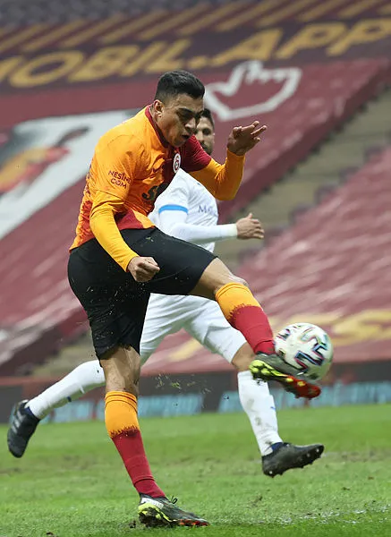 galatasarayin-yildiz-futbolcusu-mostafa-mohamed-devre-arasi-gelmesine-ragmen-samattayi-gecti-1614449921335.jpg Galatasaray’ın yıldız futbolcusu Mostafa Mohamed, devre arası gelmesine rağmen Samatta’yı geçti!-4