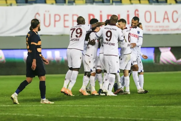 trabzonspor-ankara-deplasmaninda-tek-atti-3-aldi-1606501630832.jpeg