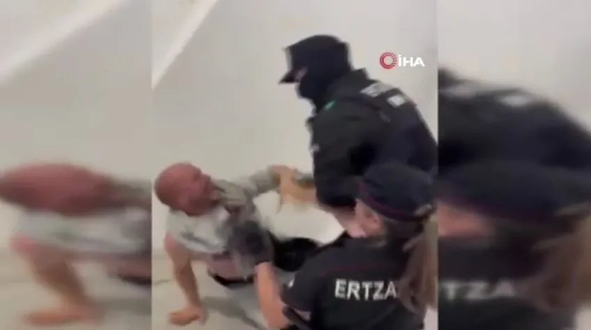 israil-zulmunden-kactilar-polis-siddetine-yakalandilar-kuresel-sumud-filosu-aktivistleri-gozaltina-alindi-1779561697270.jpeg İsrail zulmünden kaçtılar polis şiddetine yakalandılar! Küresel Sumud Filosu aktivistleri gözaltına alındı-4