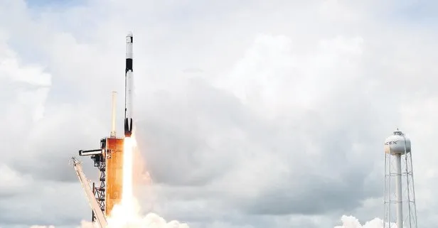 SpaceX, uzaya 3 tonluk kargo roketi gönderdi Dünya haberleri