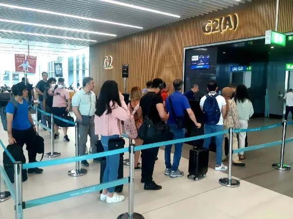 İstanbul Havalimanı'nda 'bayram tatili' rekoru: Bin 422 uçuş 230 bin yolcu-4