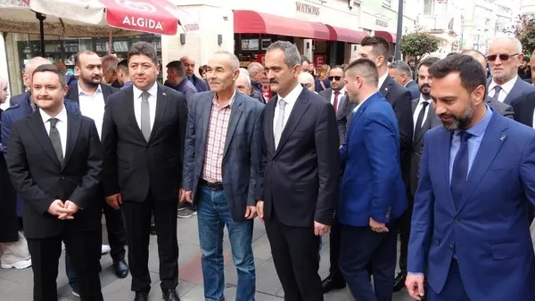 milli-gurur-togg-orduda-vatandasi-aglatti-kendi-otomobilimize-bindigim-icin-cok-mutluyum-1681829410007.jpeg Milli gurur TOGG Ordu’da vatandaşı ağlattı: “Kendi otomobilimize bindiğim için çok mutluyum”-7