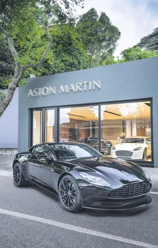 Aston Martin DB11 AMR İstanbul'da! Aston Martin DB11 AMR'nin fiyatı ne kadar, özellikleri nelerdir?