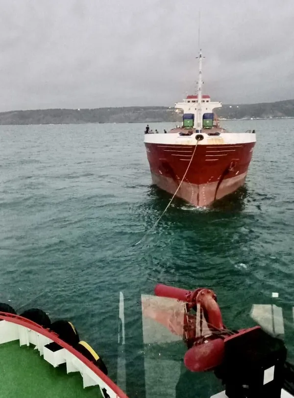 istanbul-bogazinda-arizalanan-kargo-gemisi-buyukdereye-demirletildi-1692214394835.jpeg İstanbul Boğazı'nda arızalanan kargo gemisi Büyükdere'ye demirletildi!-2