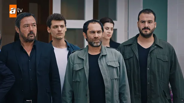 edho-200-bolum-fragmani-fedailer-suretini-gosterecek-biri-firarda-otekisi-mapusta-1623825057033.jpg EDHO 200. bölüm fragmanı: Fedailer suretini gösterecek! Biri firarda, ötekisi mapusta-6