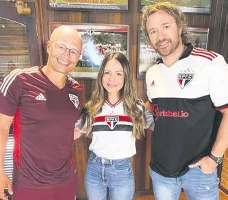 brezilya-basini-galataarayin-gustavo-cuellar-ile-yakindan-ilgilendigini-iddia-etti-spor-haberleri-1669078633251.jpeg Brezilya basını, Galatasaray'ın Gustavo Cuellar ile yakından ilgilendiğini iddia etti | Spor haberleri-12