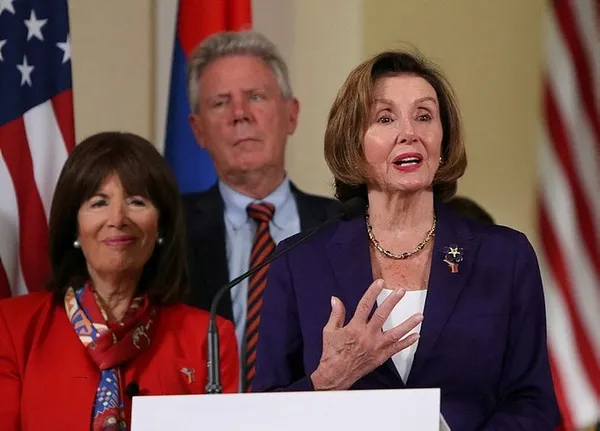 tayvani-karistiran-nancy-pelosi-simdi-ermenistanda-devrede-turkiye-ve-azerbaycan-icin-kustah-sozler-1663506738062.jpg