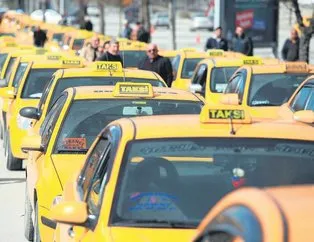 İstanbullunun taksi çilesi bitmek bilmiyor! Boş araç bulmak imkansız bir hal alırken, vatandaş isyan etti