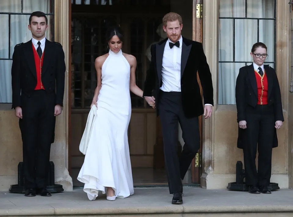 Sussex Düşesi Meghan Markle’ın kraliyet gardırobu 4 milyon lirayı aştı - 3