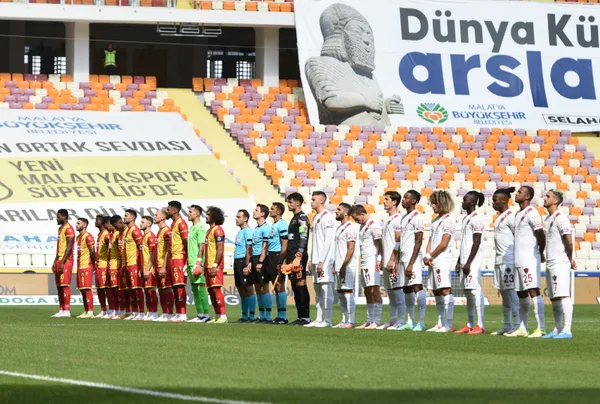 hatayspor-malatya-deplasmanindan-3-puanla-donuyor-1633264794632.jpg Hatayspor Malatya deplasmanından 3 puanla dönüyor-7