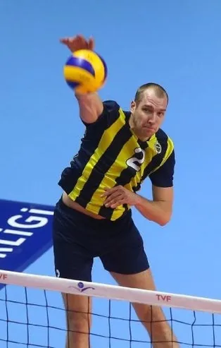 Fenerbahçe'de koronavirüs şoku! Yıldız ismin kız arkadaşı karantinada