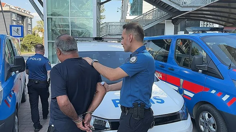 11 yaşındaki çocuğun görüntülerini kaydeden sapık satranç eğitmeni tutuklandı! Cep telefonundan çıkanlar mide bulandırdı-3