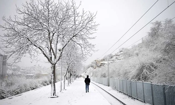 avmler-kapatildi-mi-kaca-kadar-acik-9-1011-12-mart-avmler-kapali-mi-acik-mi-istanbul-valiligi-duyurdu-avm-cali-1646829828633.jpg 10-11-12 Mart AVM'ler kapalı mı, açık mı? AVM'ler kapatıldı mı, kaça kadar açık? İstanbul Valiliği duyurdu: AVM çalışma saatleri değişti!-4