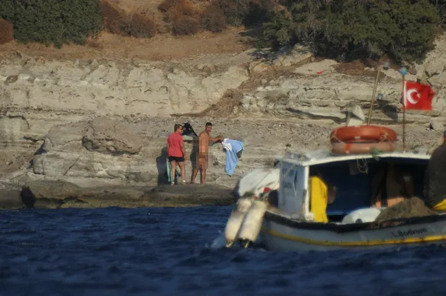 Bodrum'da mide bulandıran görüntüler! Utanmadan bir de sırıttılar