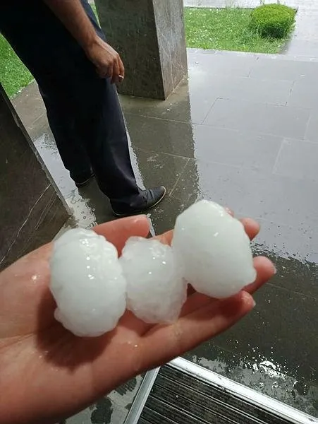 Son dakika: Kastamonu'da ceviz büyüklüğünde dolu yağdı!-3