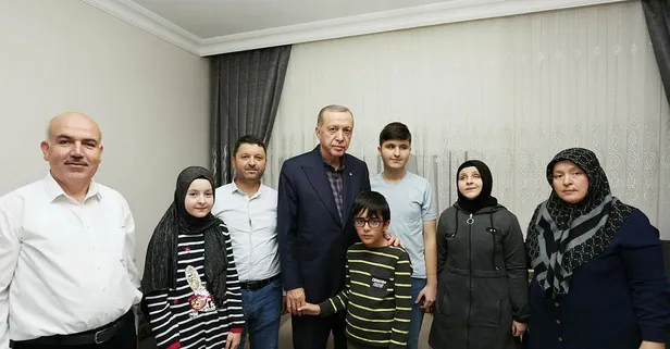 Başkan Erdoğan, görme engelli hafız Ravzanur Koçaker'i ziyaret etti