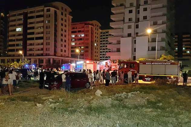 Bursa'da 15 katlı binada yangın