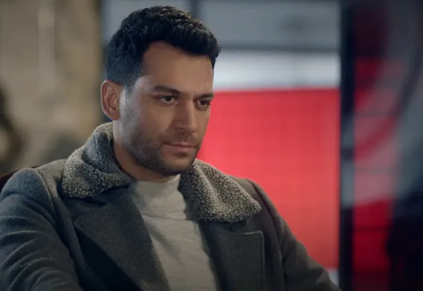 kurtlar-vadisinde-konseyin-en-can-alici-isimlerinden-birisiydi-ramoya-tufan-gibi-geliyor-sapkanin-ardindaki-kisi-1612160805536.jpg Kurtlar Vadisi'nde konseyin en can alıcı isimlerinden birisiydi! Ramo'ya tufan gibi geliyor! Şapkanın ardındaki kişi...-4