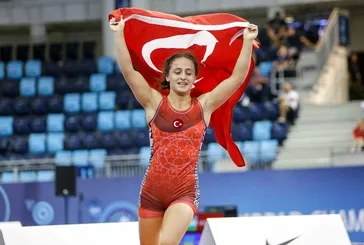 Selvi İlyasoğlu'ndan 62 kiloda bronz madalya
