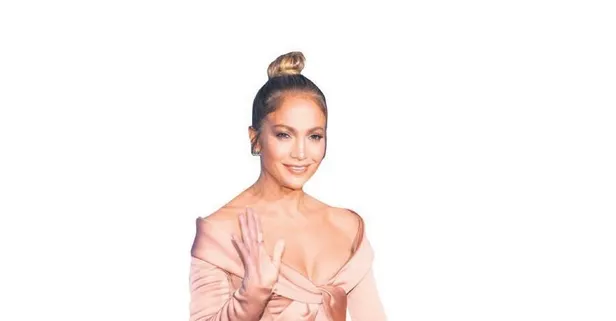 Jennifer Lopez'in kızı Emme tarzıyla sosyal medyanın dilin düştü! 'Anasına bak yeter!'