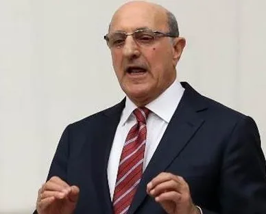 Bir şeyi de bilin İlhan Beyciğim...