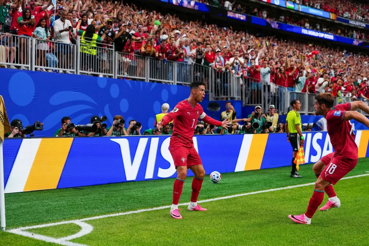 Ronaldo tarihe geçti: Portekiz Özbekistan karşısında farka koştu-6