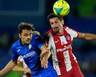 Milli yıldız ayın futbolcusu seçildi