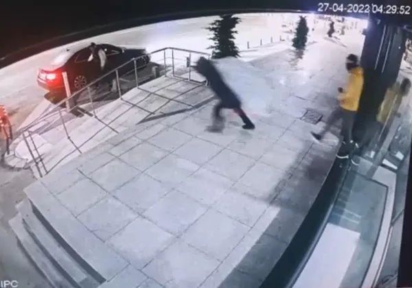 1651732469674.jpg Çuvallarla altın çaldılar! Beykoz'da kuyumcuda milyonluk soygun-4