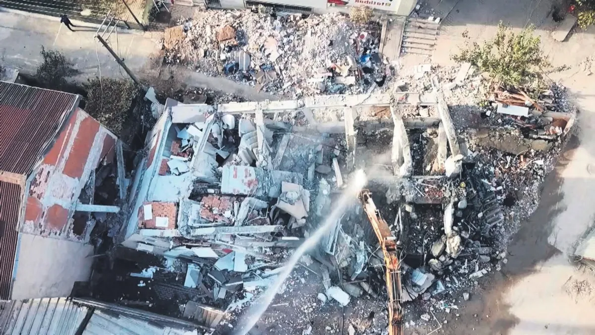 Gebze’de çökme sonrası seferberlik! 6 üniversite ve TÜBİTAK 427 personel ile zemin tarıyor