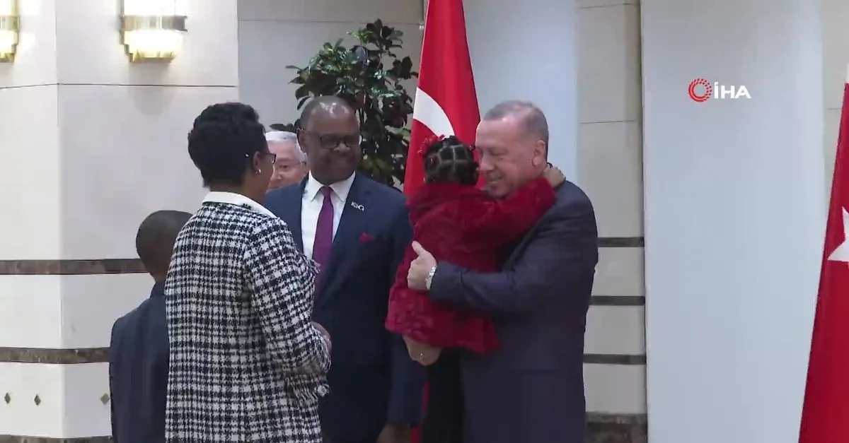 Zimbabve Büyükelçisi Mutiwazuka Başkan Erdoğan'a güven mektubu sundu | Külliye'de sürpriz konuk
