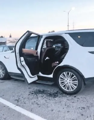 sosyetik-cift-hakan-kosif-ve-evelize-kosifin-binlerce-liralik-luks-esyalari-calindi-yunanistan-tatili-kotu-bit-1713220405012.jpeg Sosyetik çift Hakan Kosif ve Evelize Kosif'in binlerce liralık lüks eşyaları çalındı! Yunanistan tatili kötü bitti...-3