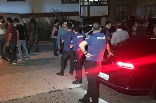 Ataşehir'de sokakta 2 el bombası bulundu