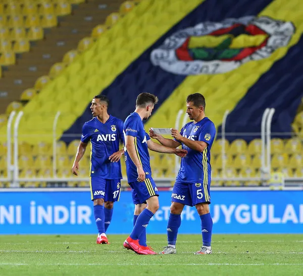 fenerbahce-imza-attiramadi-omer-faruk-beyaz-artik-40-milyon-euro-1611394582330.jpg Fenerbahçe imza attıramadı! Ömer Faruk Beyaz artık 40 milyon euro-7