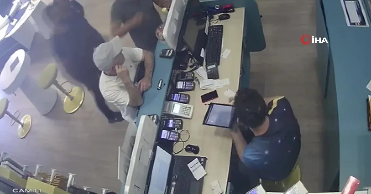 Ataşehir'de dehşet anları! Dövüp vurdular