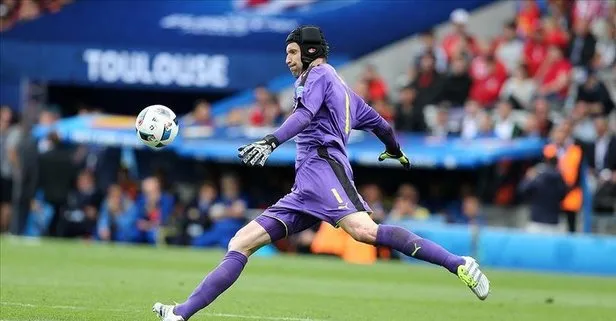 Cech yeniden Chelsea kadrosunda!