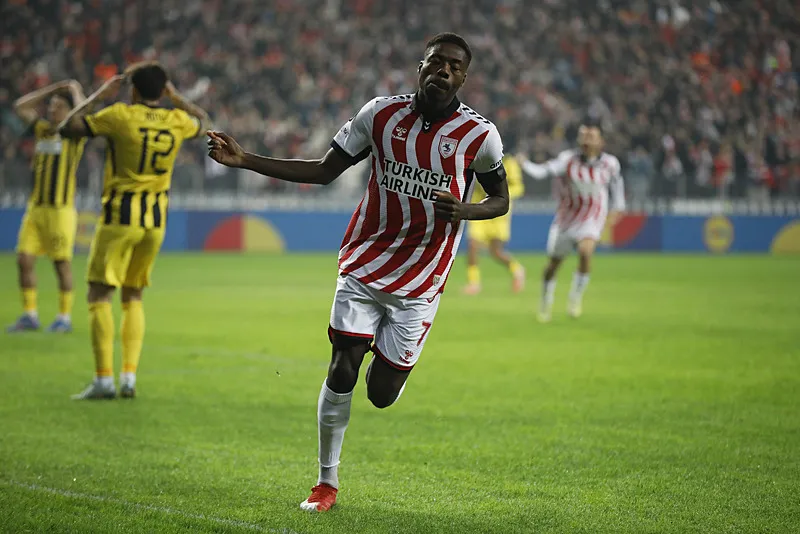 Fenerbahçe'den orta sahaya sürpriz! Veerman yerine o gelecek - 16